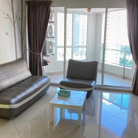 Mansion One Seaview Georgetown 2Br 6 Pax Apartment Bagian luar foto