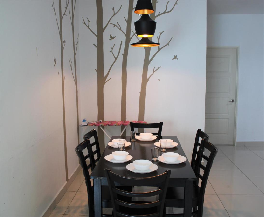 Mansion One Seaview Georgetown 2Br 6 Pax Apartment Bagian luar foto